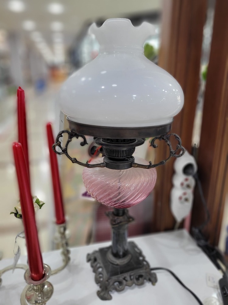 BTURLAMBEL Beyaz Pembe Renk Cam Metal Yuvarlak Lamba Ampullü Prizli 1 Adet
