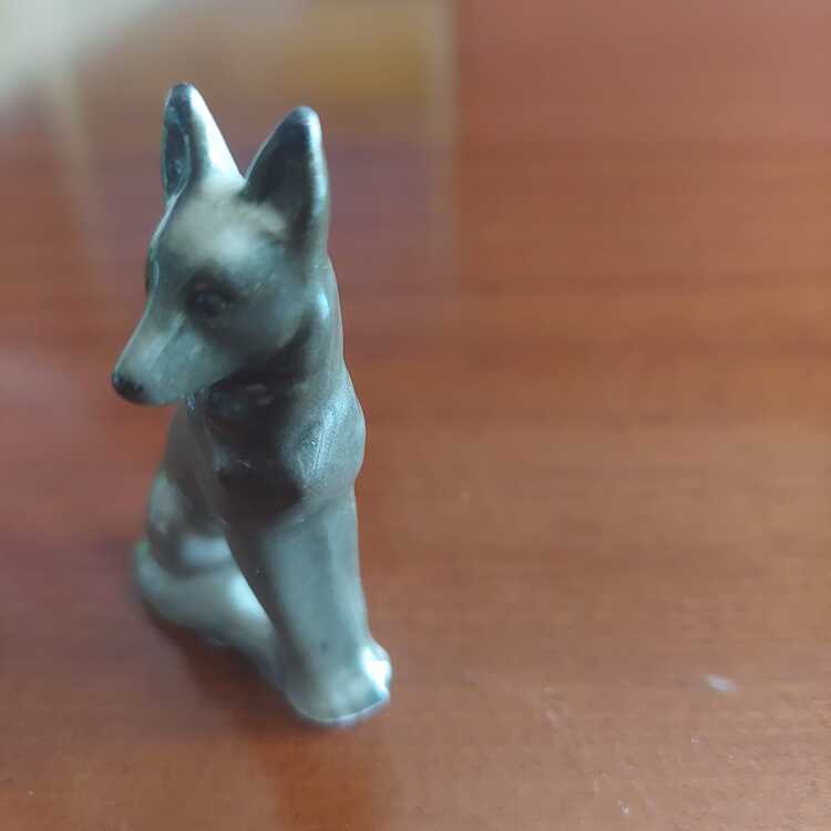 C195812052025 Yükseklik 6cm Genişlik 3cm Gürcistan Porselen Köpek 1 Adet