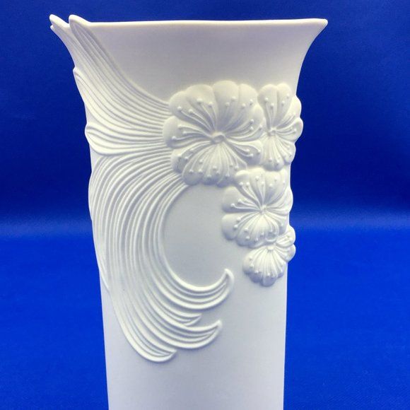 4413 VTG AK KAISER W Almanya Beyaz Bisque PORSELEN SANAT VAZOSU