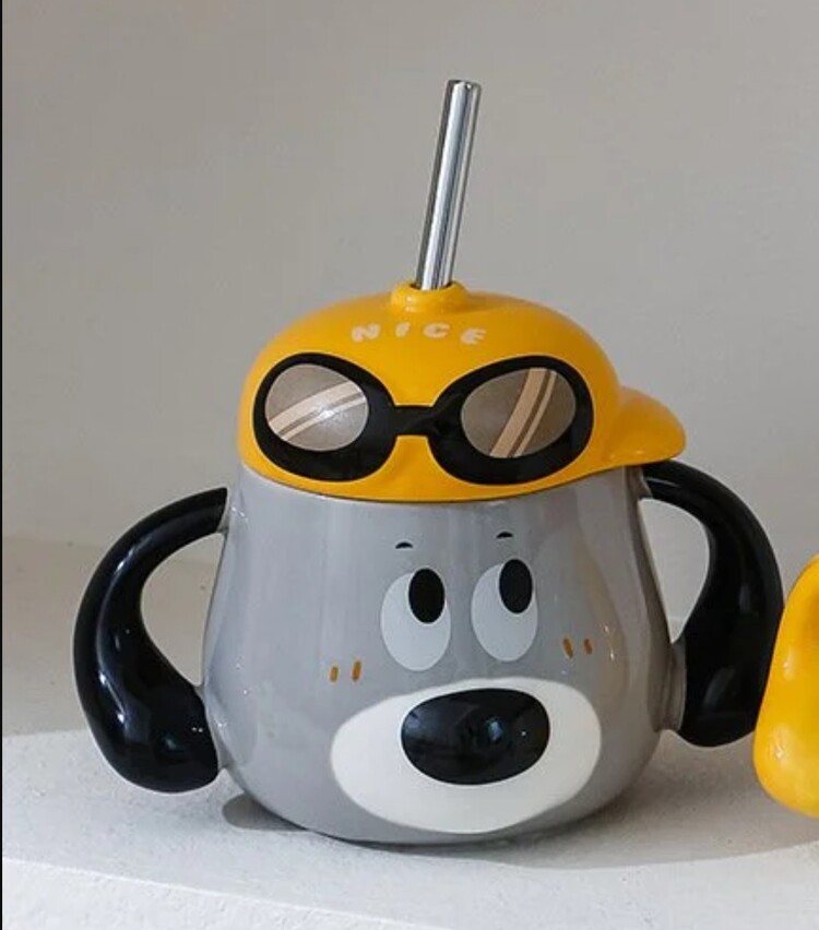 AGP-4360 Porselen Kupa Kapaklı Metal Pipetli Köpek Şapkalı Nice 1 Adet