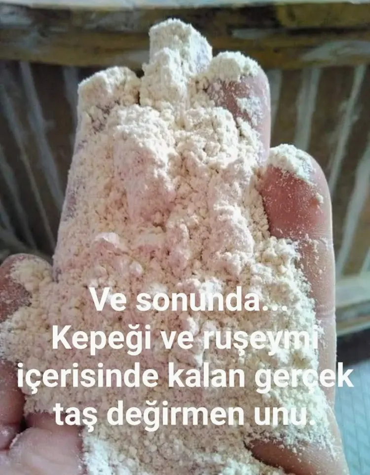 ESKİ DEĞİRMEN BAYRAMİÇ SARI BUĞDAY UNU 1KG