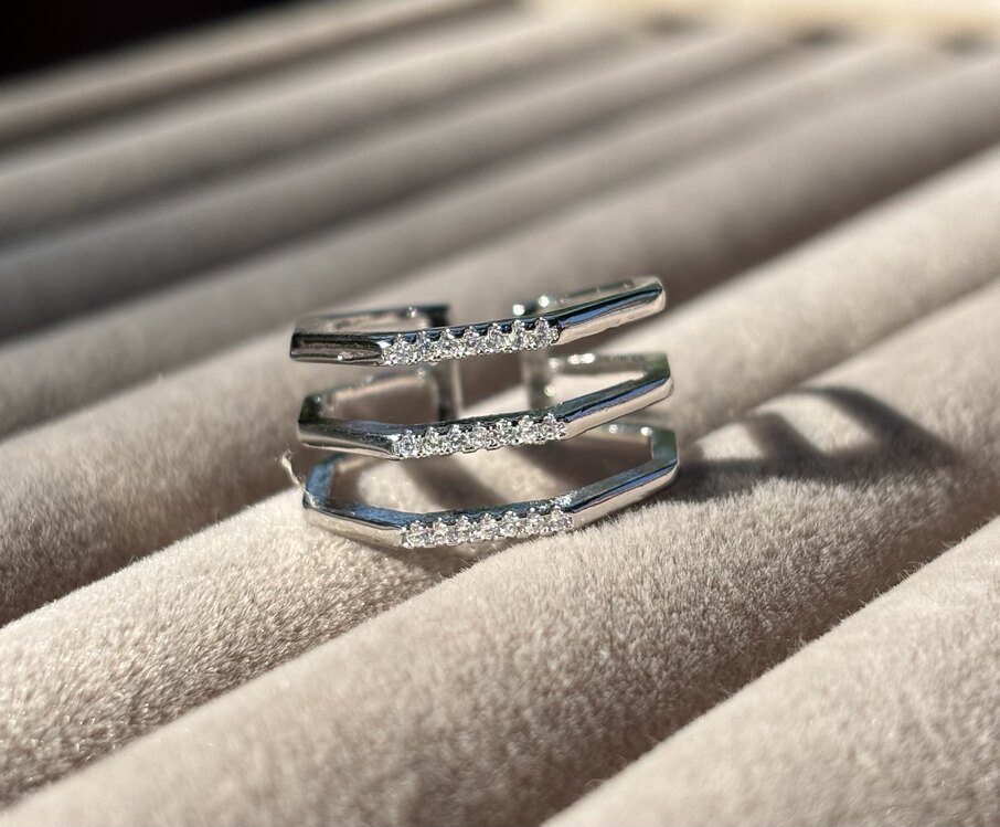 Hexora Silver