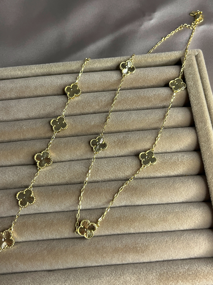 Aurine Clover