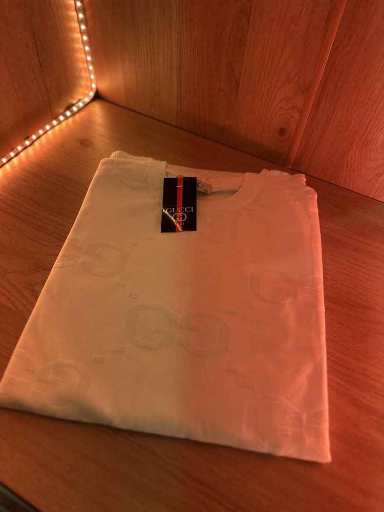 GUCCİ BEYAZ KAZAK