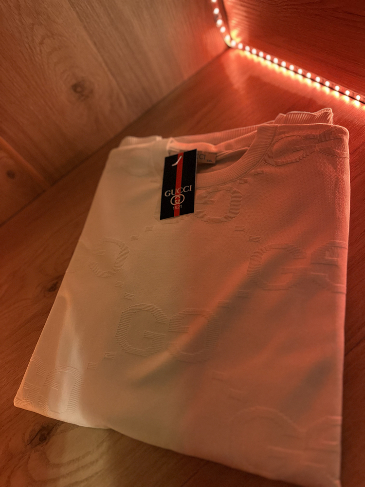 GUCCİ BEYAZ KAZAK