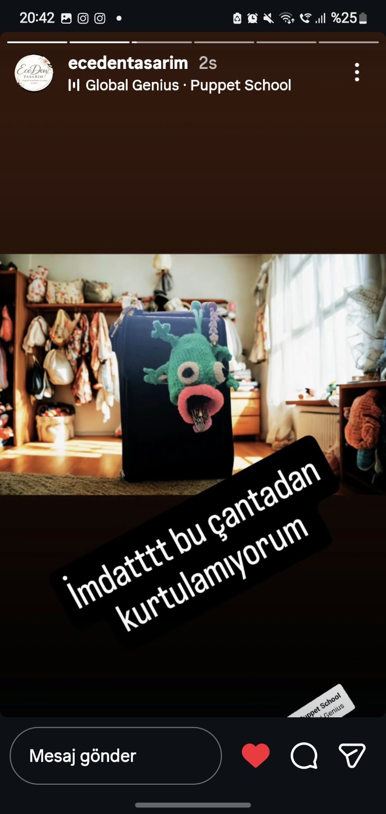 Anahtar yutan şaşkın kurbağa amigurumi anahtarlık 