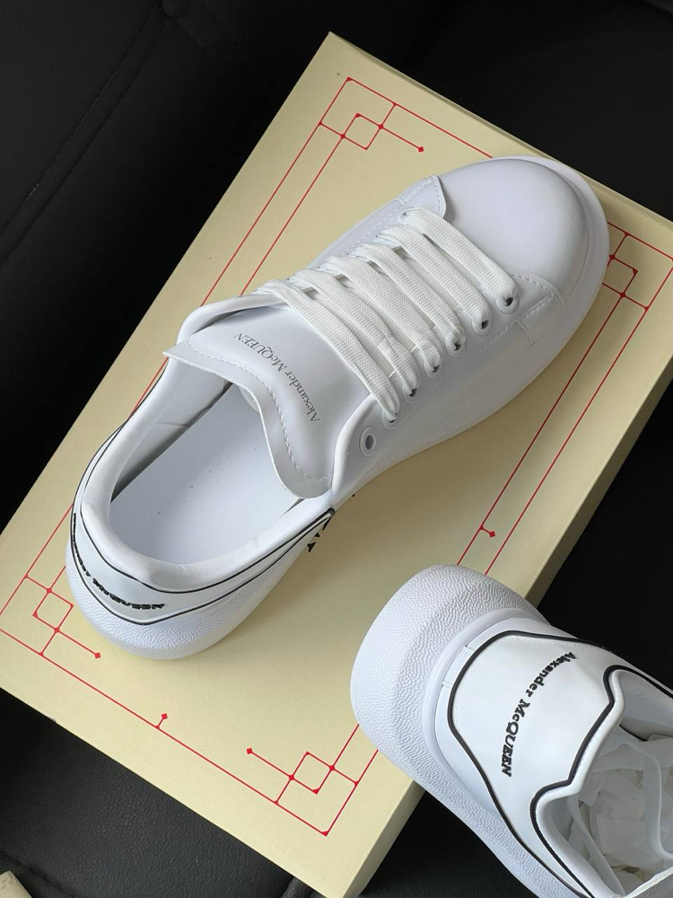 Alexander McQueen 