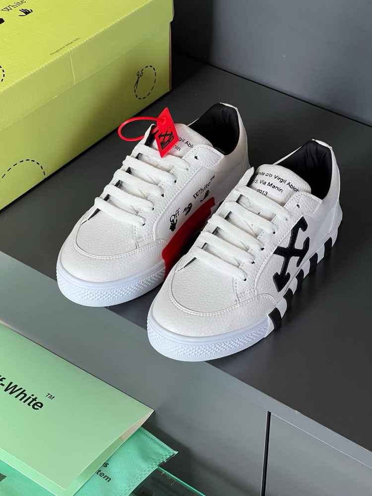 Off-White 
