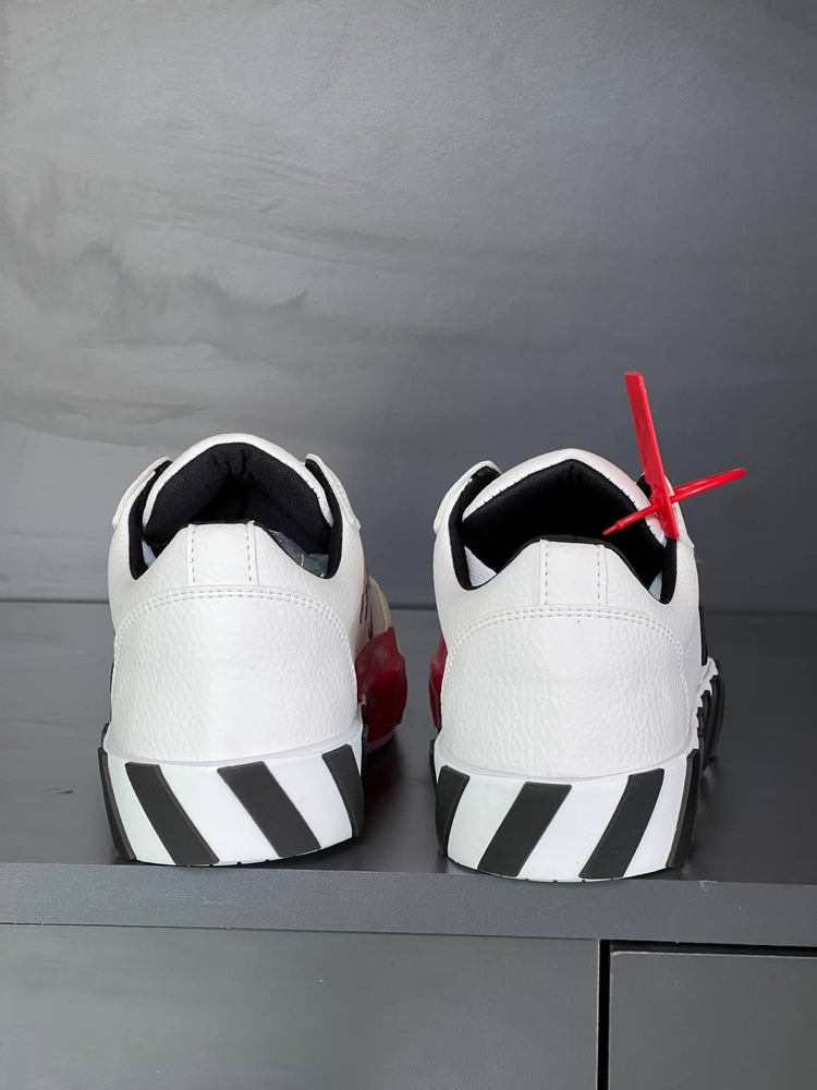Off-White 