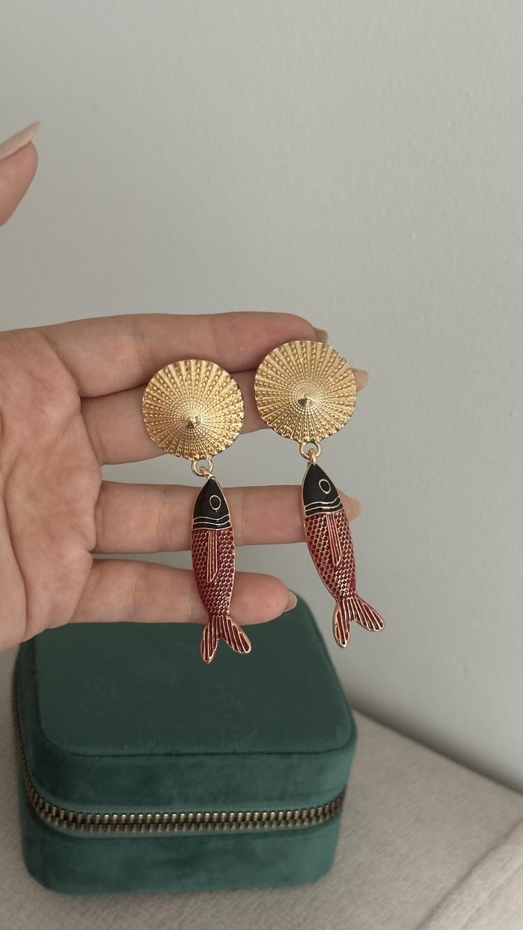 kırmızı balık küpe