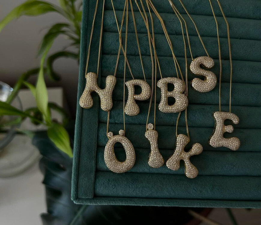 925 gümüş taşlı bubble harf kolye