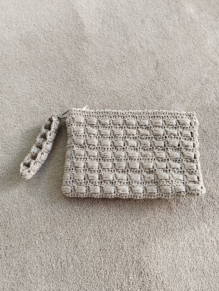 Makrome clutch bej