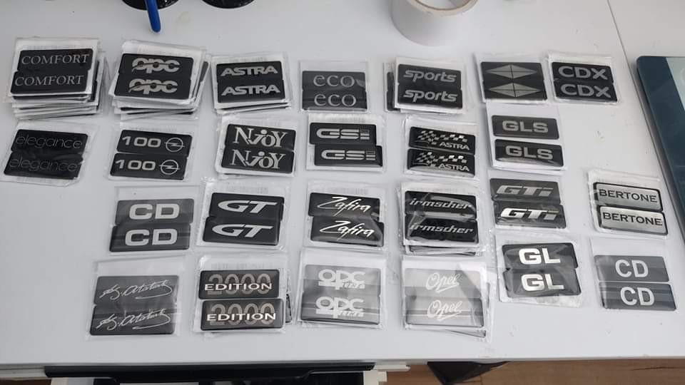 Opel Kapı Çıtası Logoları