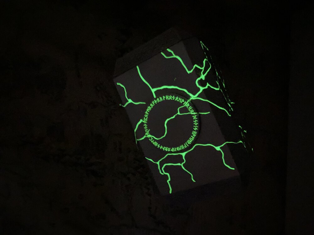 Thor cracked mjolnir ışıklı