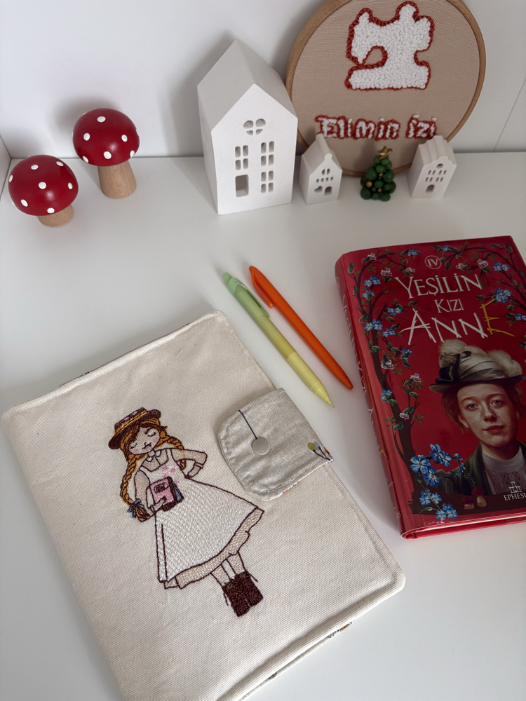 “Anne With An E” Kitap Kılıfı
