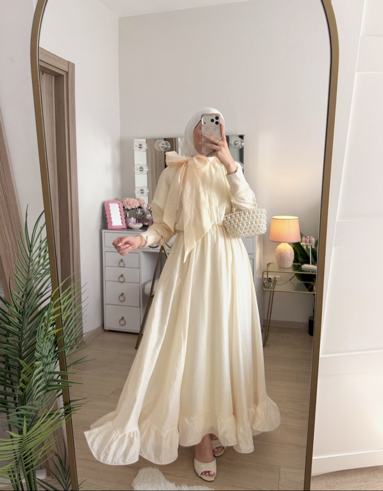 Fiyonklu detaylı elbise