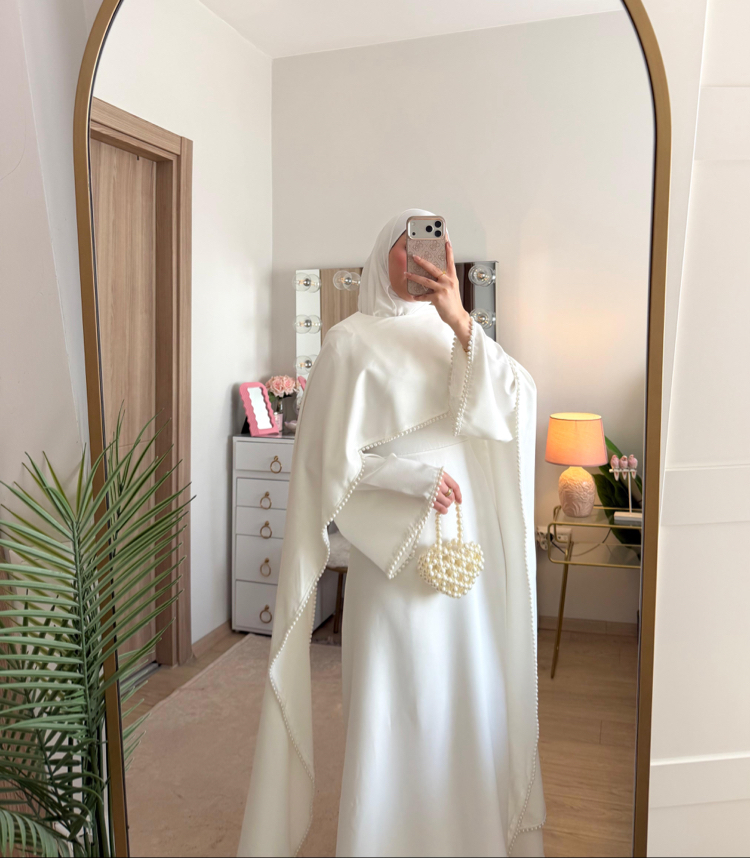 İnci detaylı swan elbise