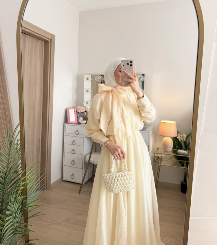 Fiyonklu detaylı elbise