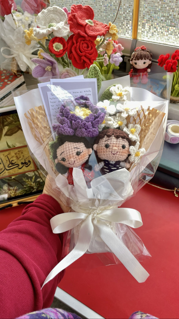 Kişisel 2’li Bebekli Şakayık Buket
