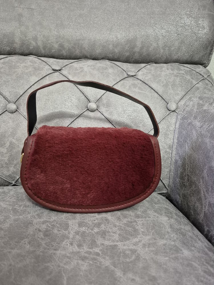 Karen Peluş Bordo