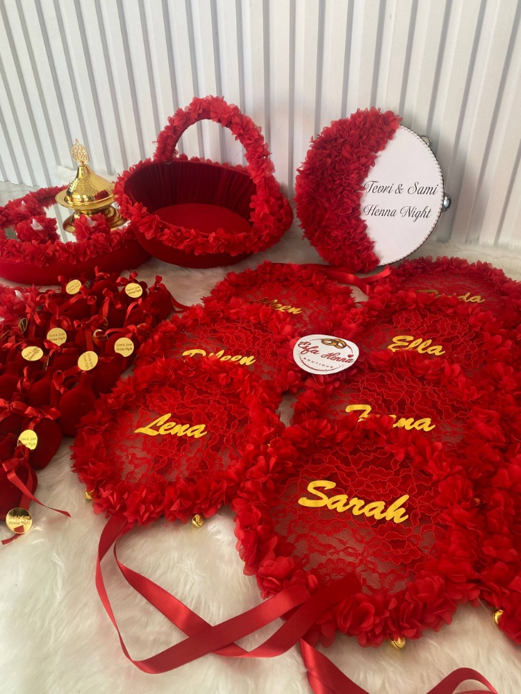 Rotes Henna-Set mit lasergeschnittenen Blumen | EW-292697