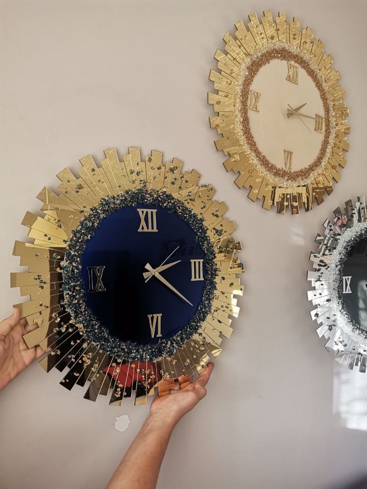 Personalisierte handgefertigte Epoxid-Uhr 35x35 cm | EW-292768
