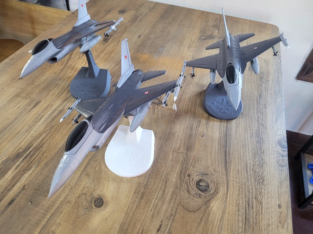 F-16 3D Maket uçak