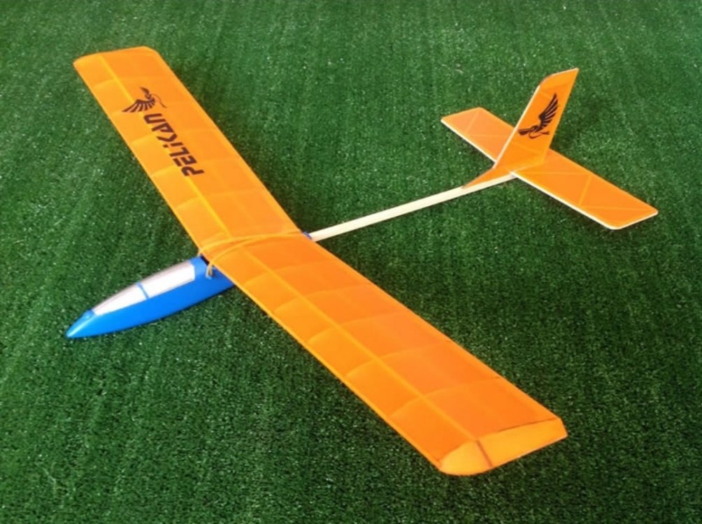Pelikan model uçak