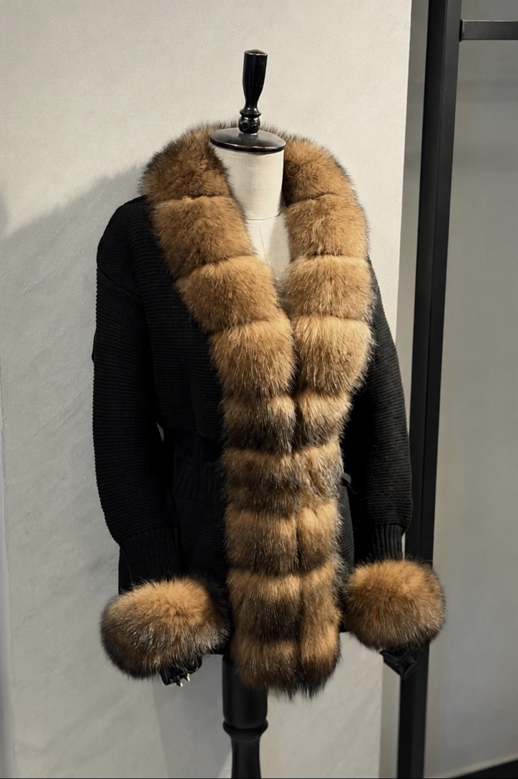 Fur Embrace 80 cm