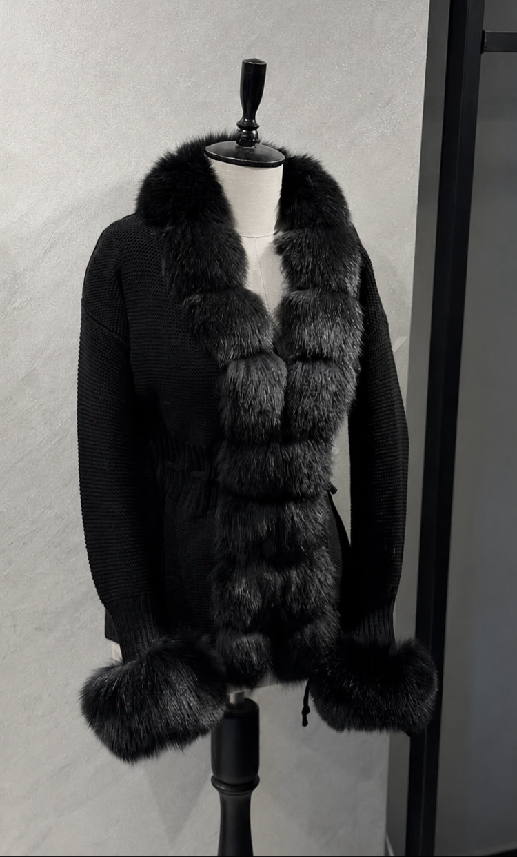 Fur Embrace 80 cm