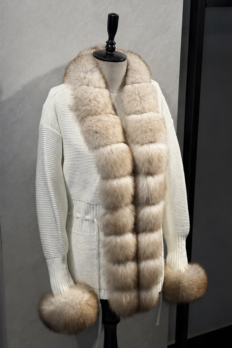 Fur Embrace 80 cm
