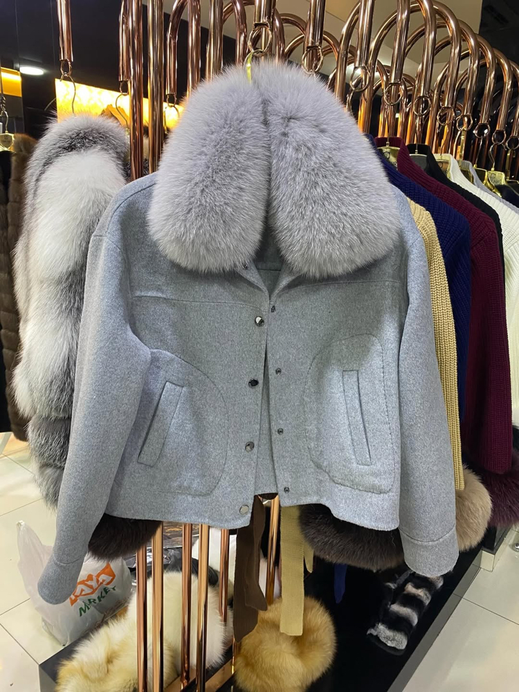 Cashmere Luis Cap