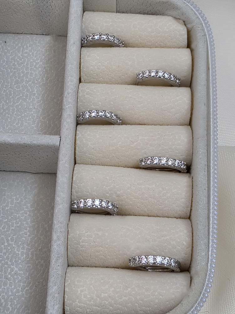 6'lı Zirkon Taşlı Gümüş Silver Renk Küpe Seti 1cm - 1808