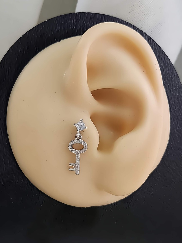 Kilit Anahtar Model Kıkırdak Piercing Tragus Helix Silver Gümüş Renk Küpe - 1297