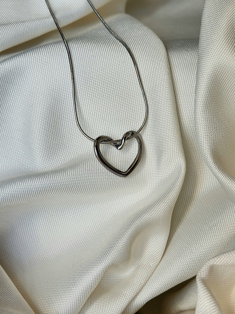 Kalpli Düğüm Loop Silver Gümüş Renkli Kolye - 1212