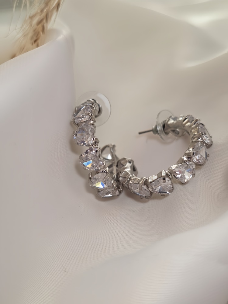 Kalp Zirkon Taşlı Antialerjik VİP Halka Silver Renk Küpe Antialerjik  - 1814