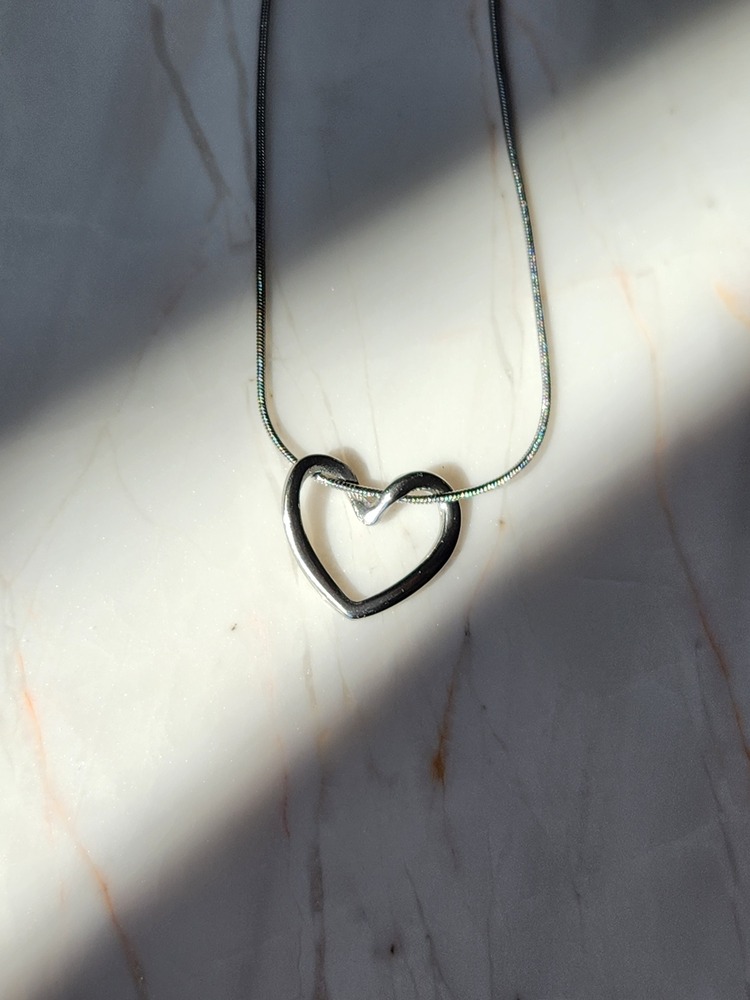 Kalpli Düğüm Loop Silver Gümüş Renkli Kolye - 1212