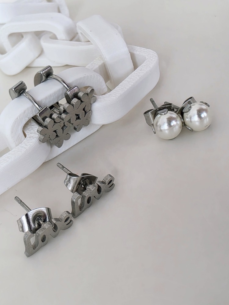 6'lı Yonca İnci Love Figürlü Silver Renkli Küpe Seti - 1741