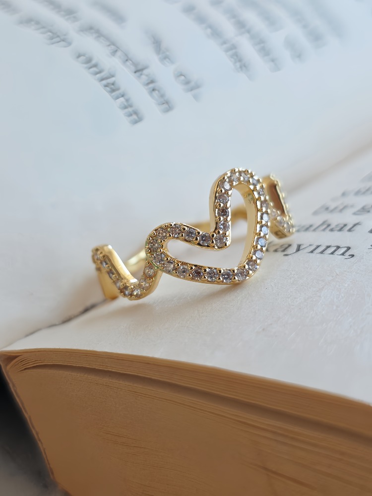 Ayarlanabilir Dalgalı Wavy Kalp Model Zirkon Taşlı Gold Renk Çelik Yüzük- 1764