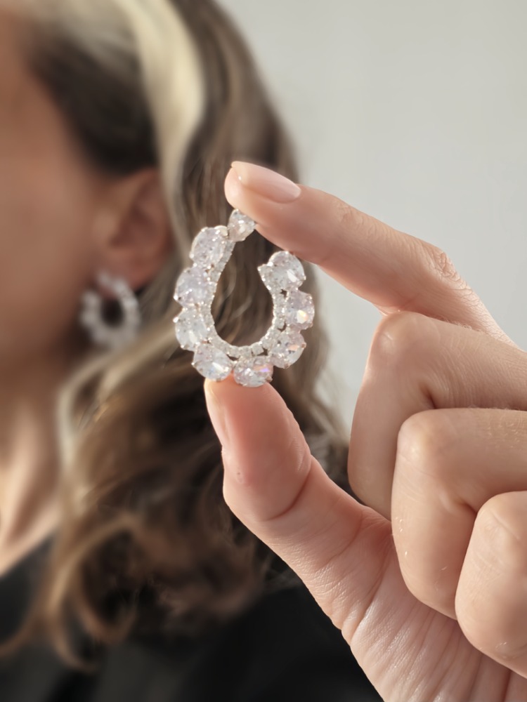 Çiçek Model Zirkon Taşlı Abiye Gümüş Renk Küpe - 1737