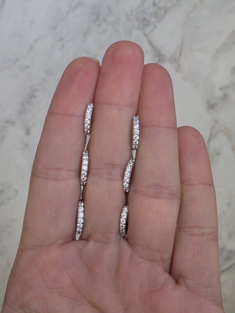 6'lı Zirkon Taşlı Gümüş Silver Renk Küpe Seti 1cm - 1808