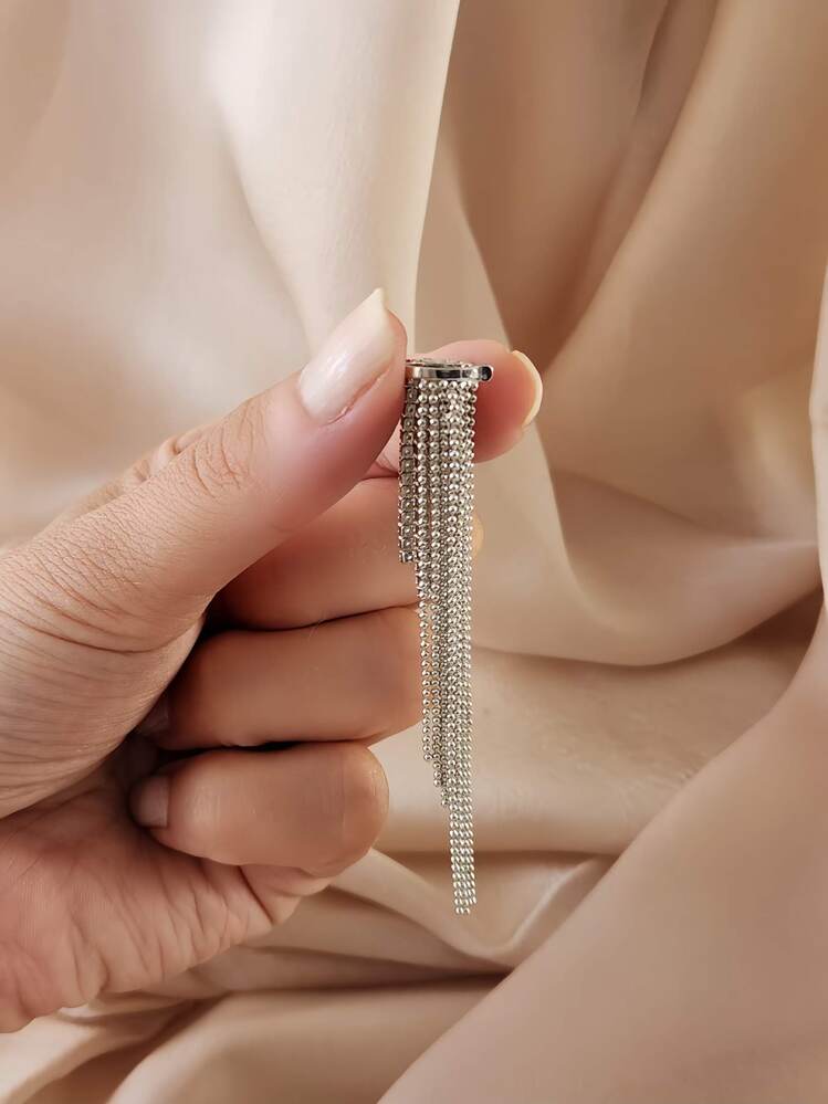 Kristal Taşlı Zincir Sallantılı Deliksiz Kıkırdak Silver Renkli Küpe - 1593