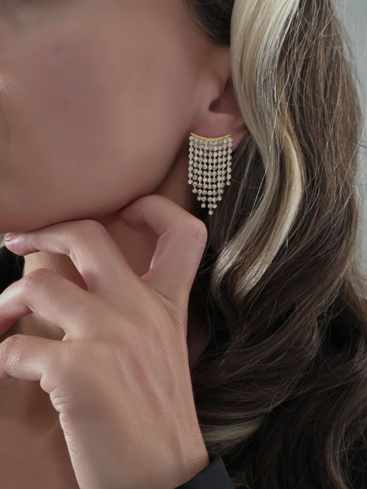 Sallantılı Minimal Beyoğlu Taşlı Gold Renk Küpe - 1740