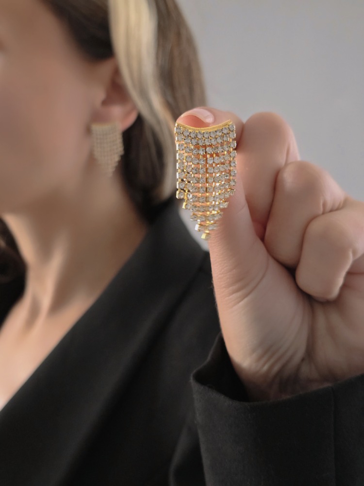 Sallantılı Minimal Beyoğlu Taşlı Gold Renk Küpe - 1740