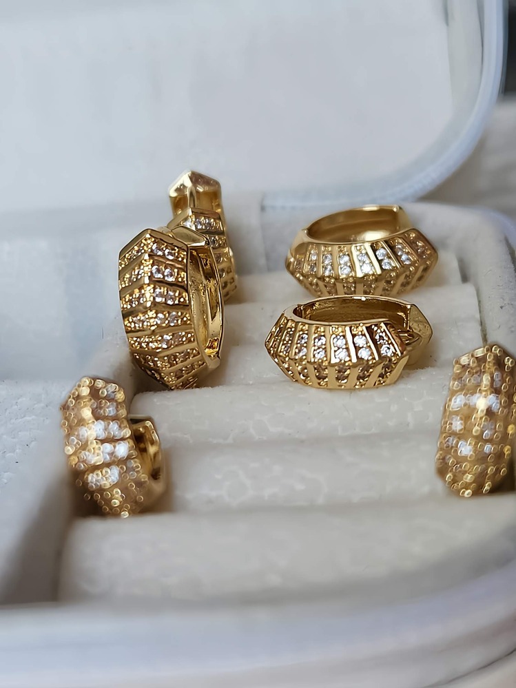 6'lı Oval Minimalist Hoop Zirkon Taşlı Altın Kaplama Gold Renk Küpe Seti - 1274