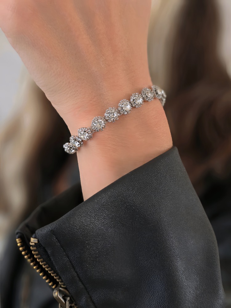 Çiçek Model Elmas Görünümlü Silver Renk Bileklik - 1800