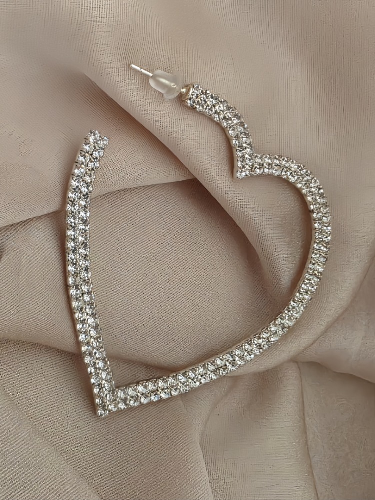 Büyük Kalp Model Beyoğlu Taşlı Abiye Gümüş Renk Küpe - 1735
