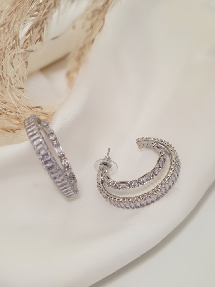 İkili Yarım Halka Model Zirkon Taşlı Antialerjik VİP Halka Silver Renk Küpe Antialerjik - 1816