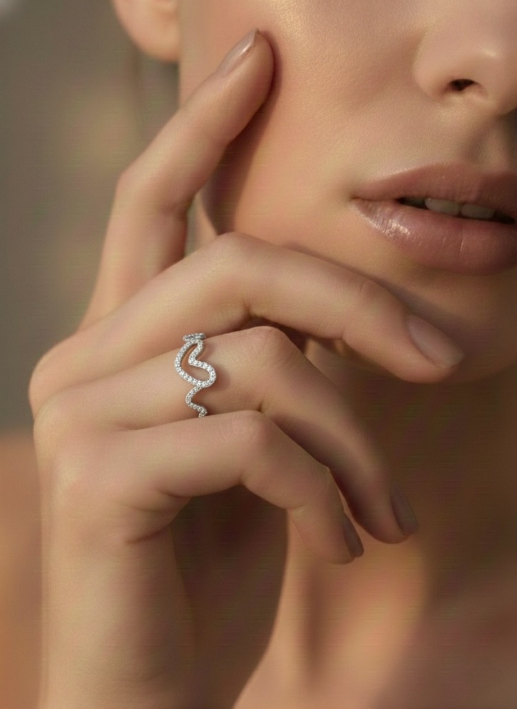 Ayarlanabilir Dalgalı Wavy Kalp Model Zirkon Taşlı Silver Renk Çelik Yüzük - 1763