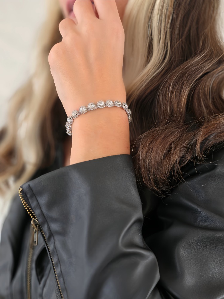 Çiçek Model Elmas Görünümlü Silver Renk Bileklik - 1800